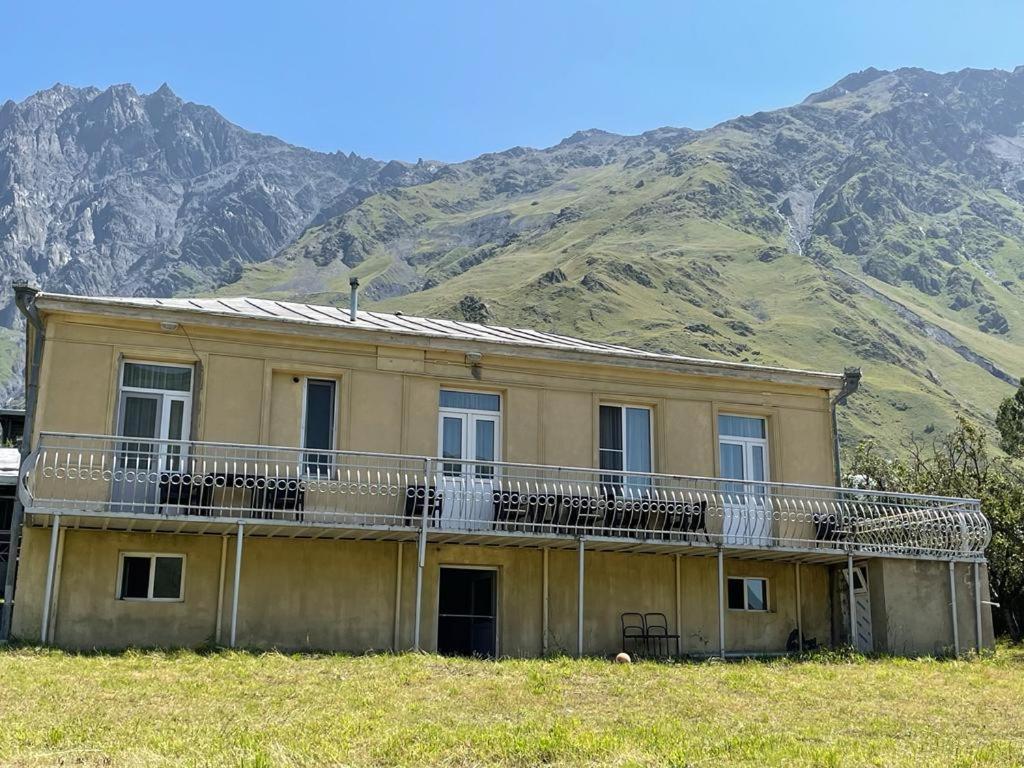 Гостевой дом Kushashvili 7 Sisters Казбеги Экстерьер фото